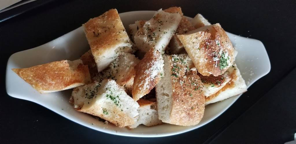 Marcos Pizzeria & Valentes Pasta House | restaurant | 4141 Tecumseh, Windsor, ON N8Y 4K9, Canada | 5199447700 OR +1 519-944-7700