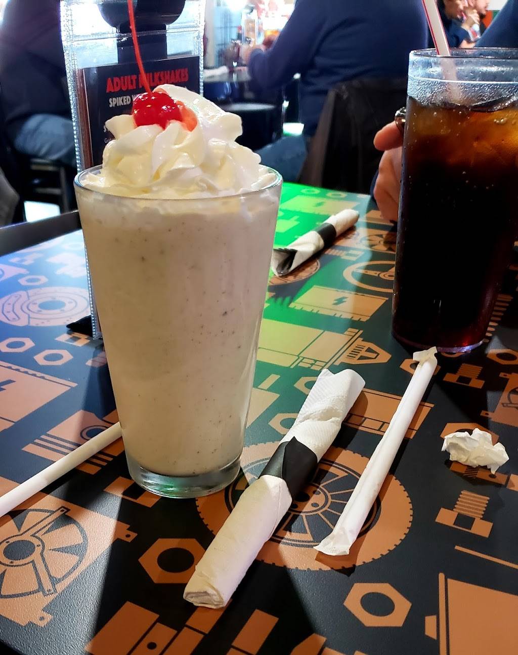 Sickies Garage Burgers & Brews | restaurant | 1203 Cornhusker Rd, Bellevue, NE 68123, USA | 5319993352 OR +1 531-999-3352