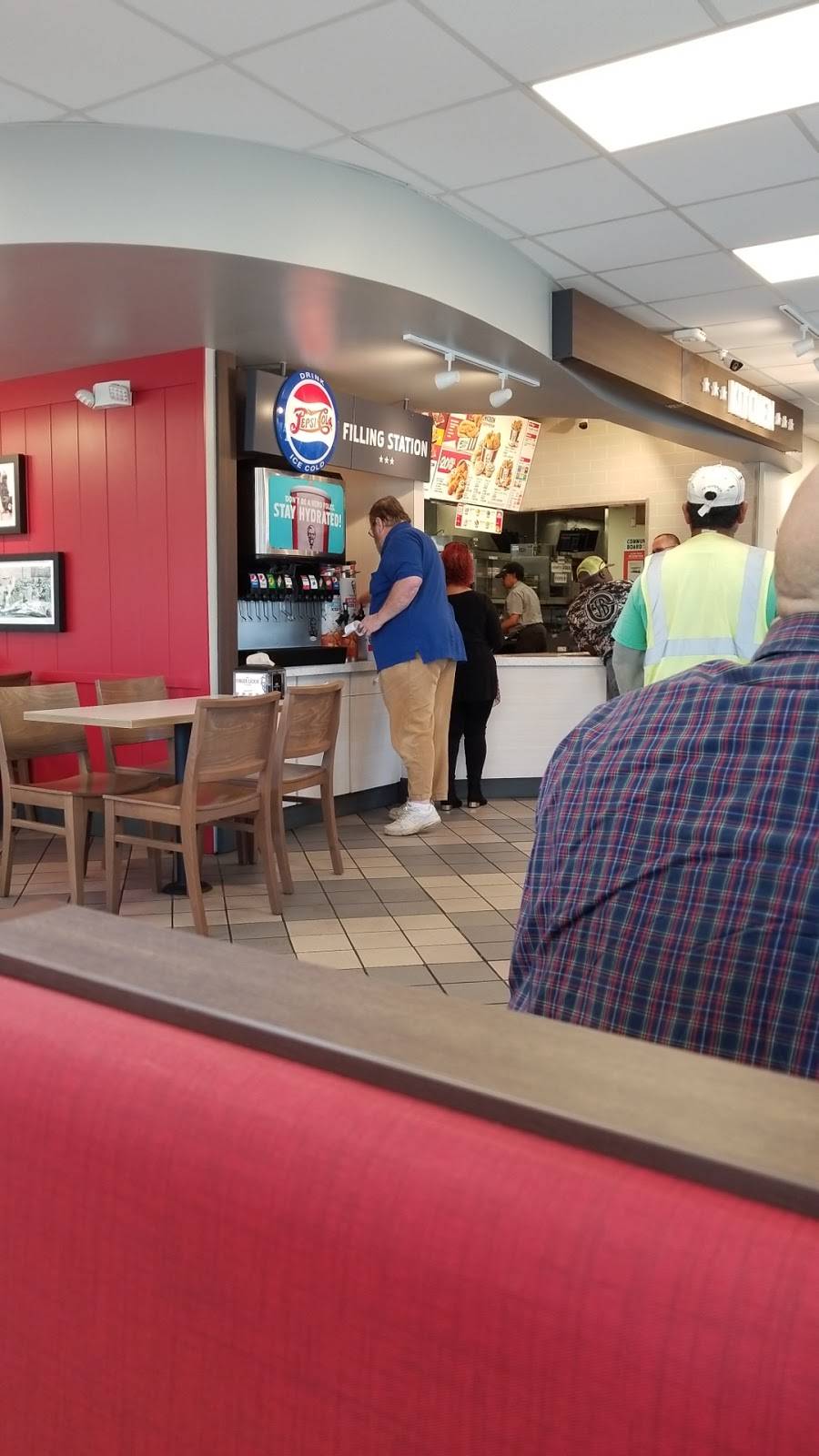 KFC | restaurant | 76106 Sidney Pl, Yulee, FL 32097, USA | 9042258643 OR +1 904-225-8643