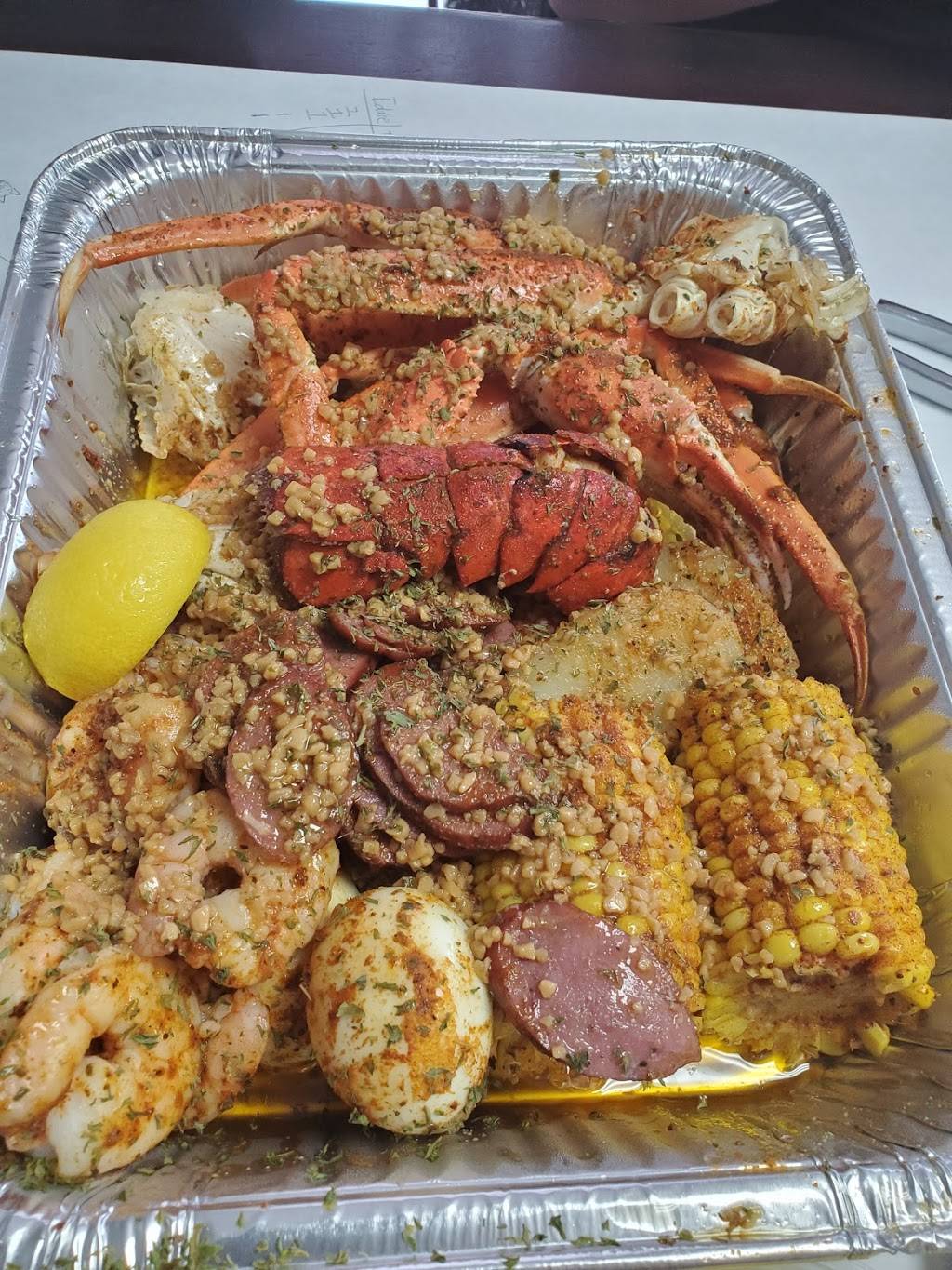 Trap House krab and seafood | restaurant | 2150 Fowler St, Fort Myers, FL 33901, USA | 2392035364 OR +1 239-203-5364