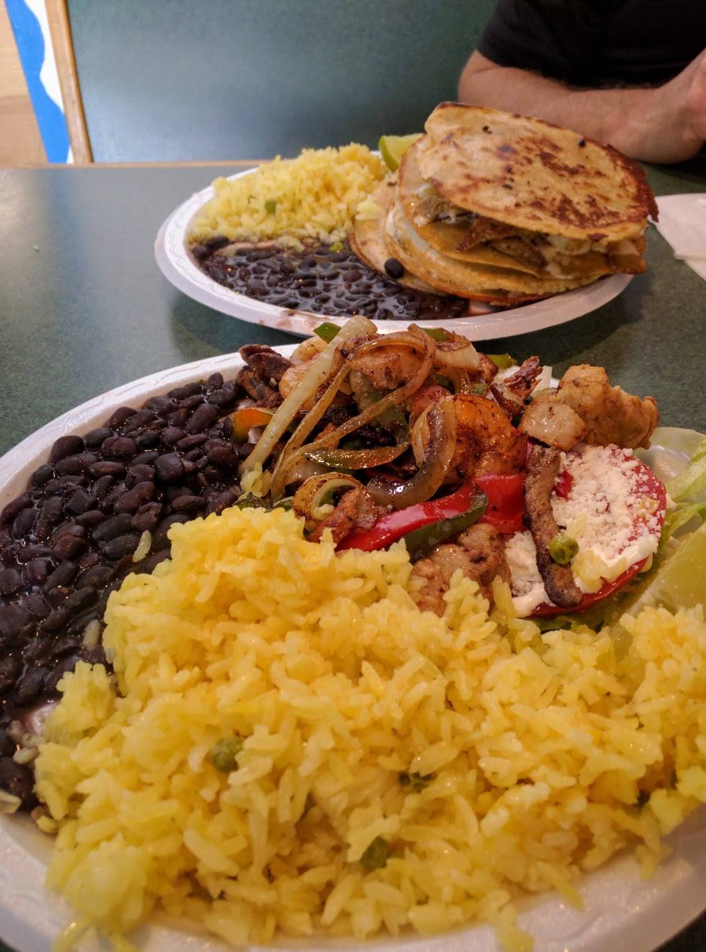 Taqueria Y Polleria La Mixtagf ne | restaurant | 306 E Dover St, Easton, MD 21601, USA | 4108193666 OR +1 410-819-3666