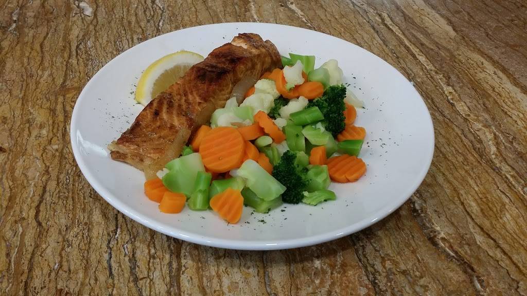 Mikeys Bistro | restaurant | 2 County Ct Blvd Unit 165, Brampton, ON L6W 3W8, Canada | 9054540548 OR +1 905-454-0548