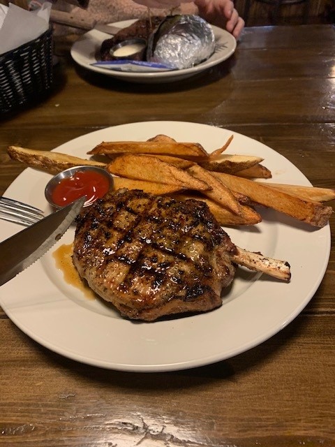 Rogue Local | restaurant | 107 N Main St, Broken Bow, OK 74728, USA | 5805842059 OR +1 580-584-2059