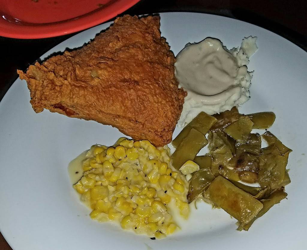 Babes Chicken Dinner House | restaurant | 114 W Pearl St, Granbury, TX 76048, USA | 8175739777 OR +1 817-573-9777