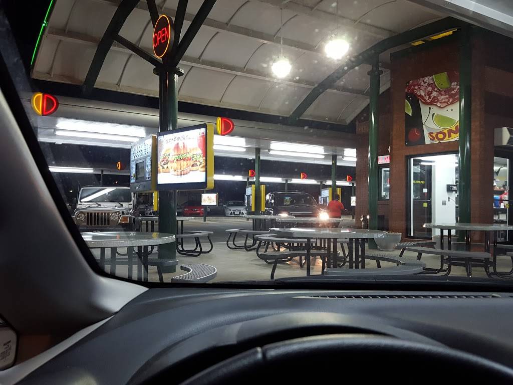Sonic Drive-In | restaurant | 504 W Lincoln St, Tullahoma, TN 37388, USA | 9314555052 OR +1 931-455-5052
