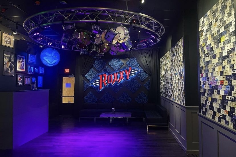 Roxxy | restaurant | 127 E College St, Iowa City, IA 52240, USA | 3198555979 OR +1 319-855-5979