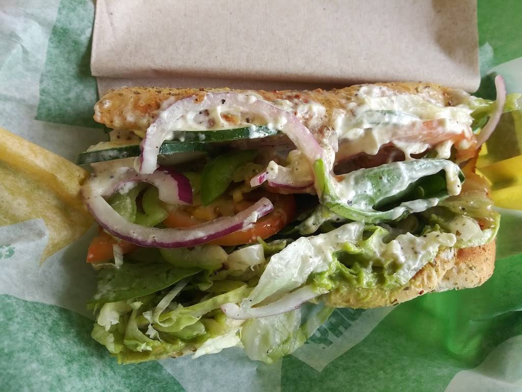 Subway | restaurant | 101 W Main St, Apopka, FL 32703, USA | 4078801131 OR +1 407-880-1131