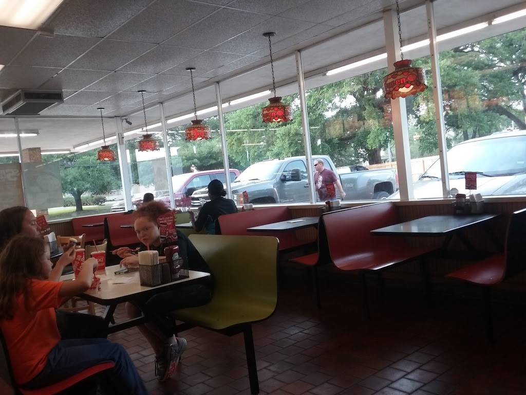 Dairy Queen Store | restaurant | 706 E Washington Ave, Navasota, TX 77868, USA | 9368257827 OR +1 936-825-7827