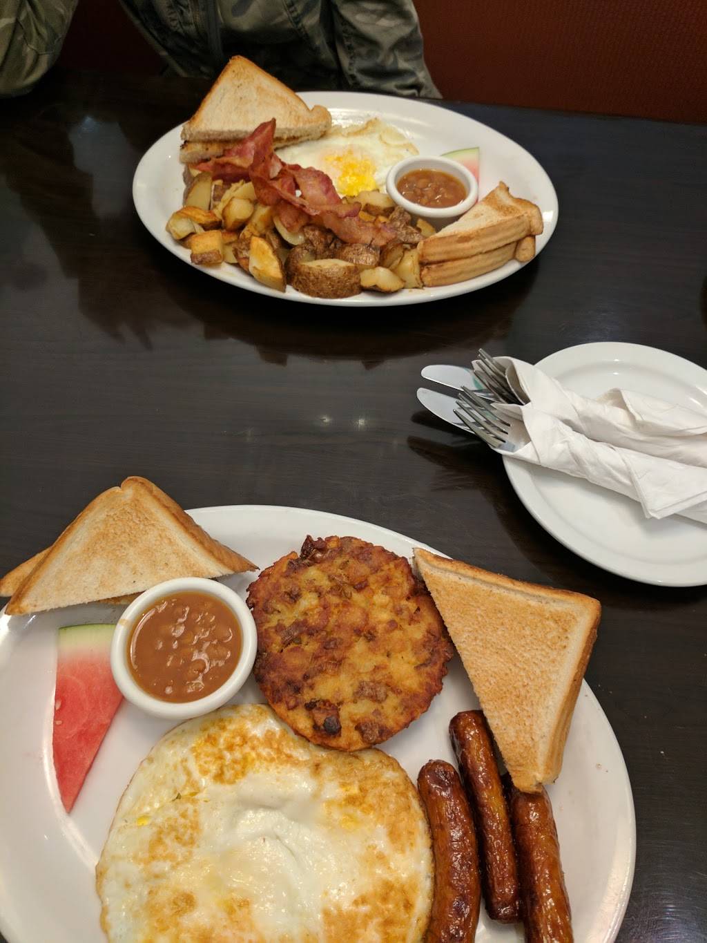 Mollys Country Kitchen | restaurant | 2727 Courtice Rd, Courtice, ON L1E 3A2, Canada | 9052409477 OR +1 905-240-9477