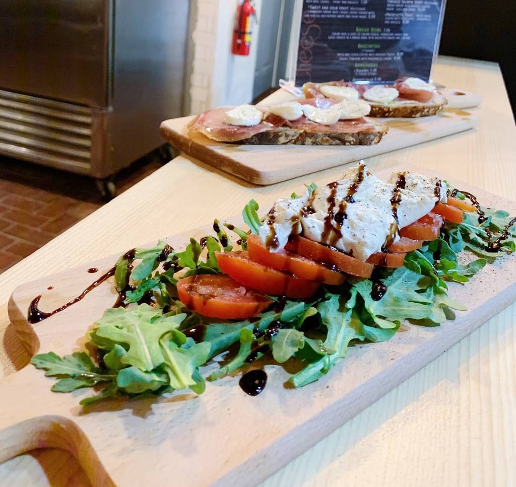 Cheese to Share natural foods | restaurant | 100 E 4th Ave, Mt Dora, FL 32757, USA | 4072763234 OR +1 407-276-3234