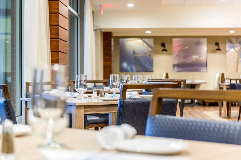 Johnnys Restaurant & Patio Bar | restaurant | 240 Aquidneck Ave, Middletown, RI 02842, USA | 4018472750 OR +1 401-847-2750