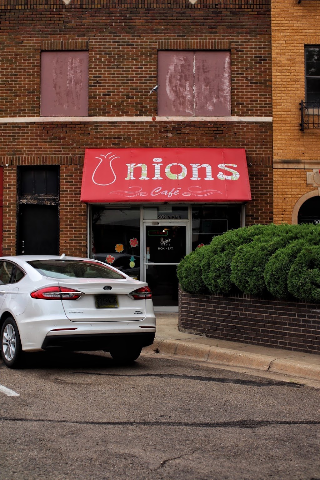 Onions | restaurant | 502 N Main St, Borger, TX 79007, USA | 8062738263 OR +1 806-273-8263