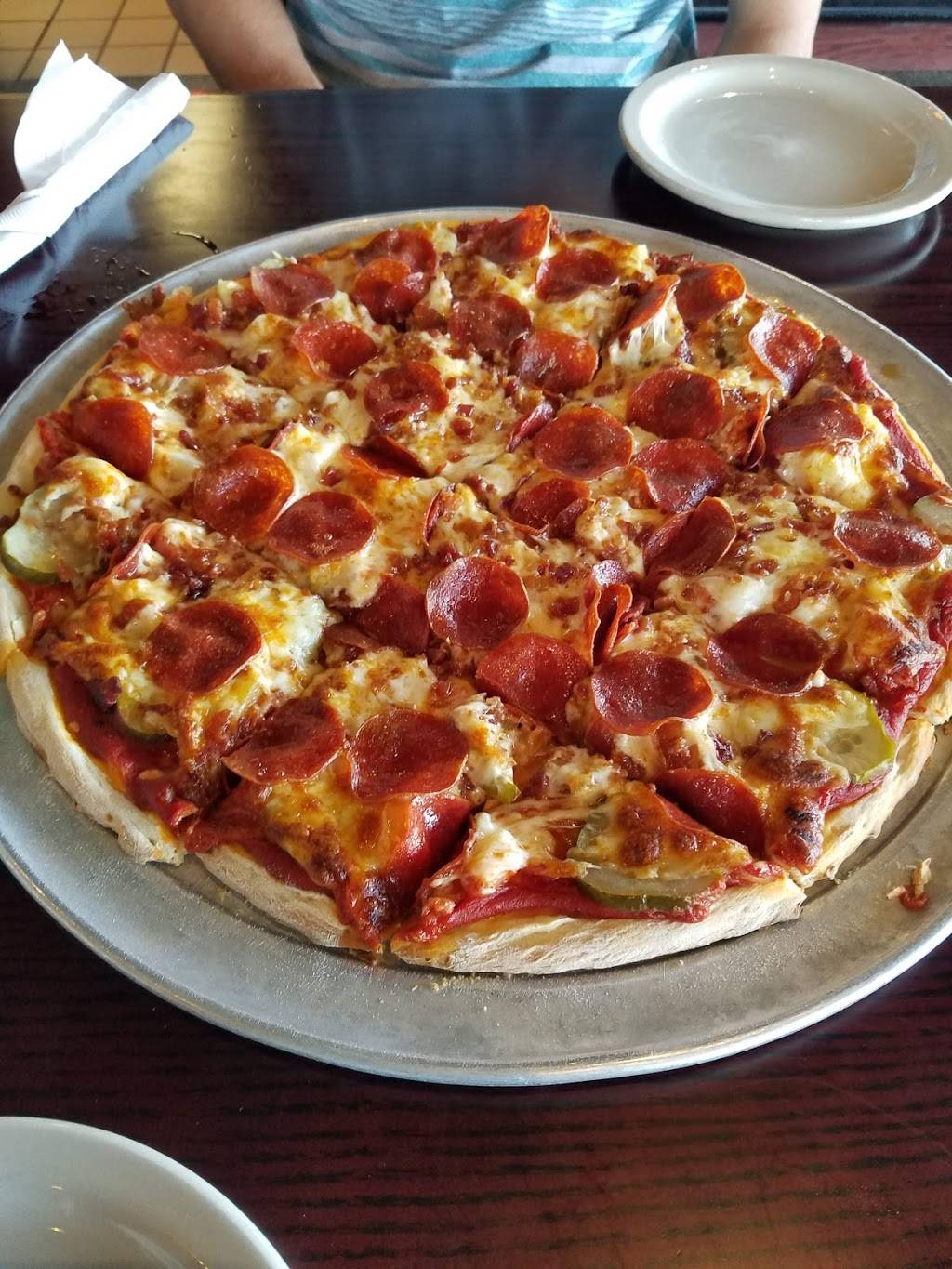 Bulldog Pizza & Grill | restaurant | 101 Mount Royal Shopping Cir, Duluth, MN 55803, USA | 2187283663 OR +1 218-728-3663