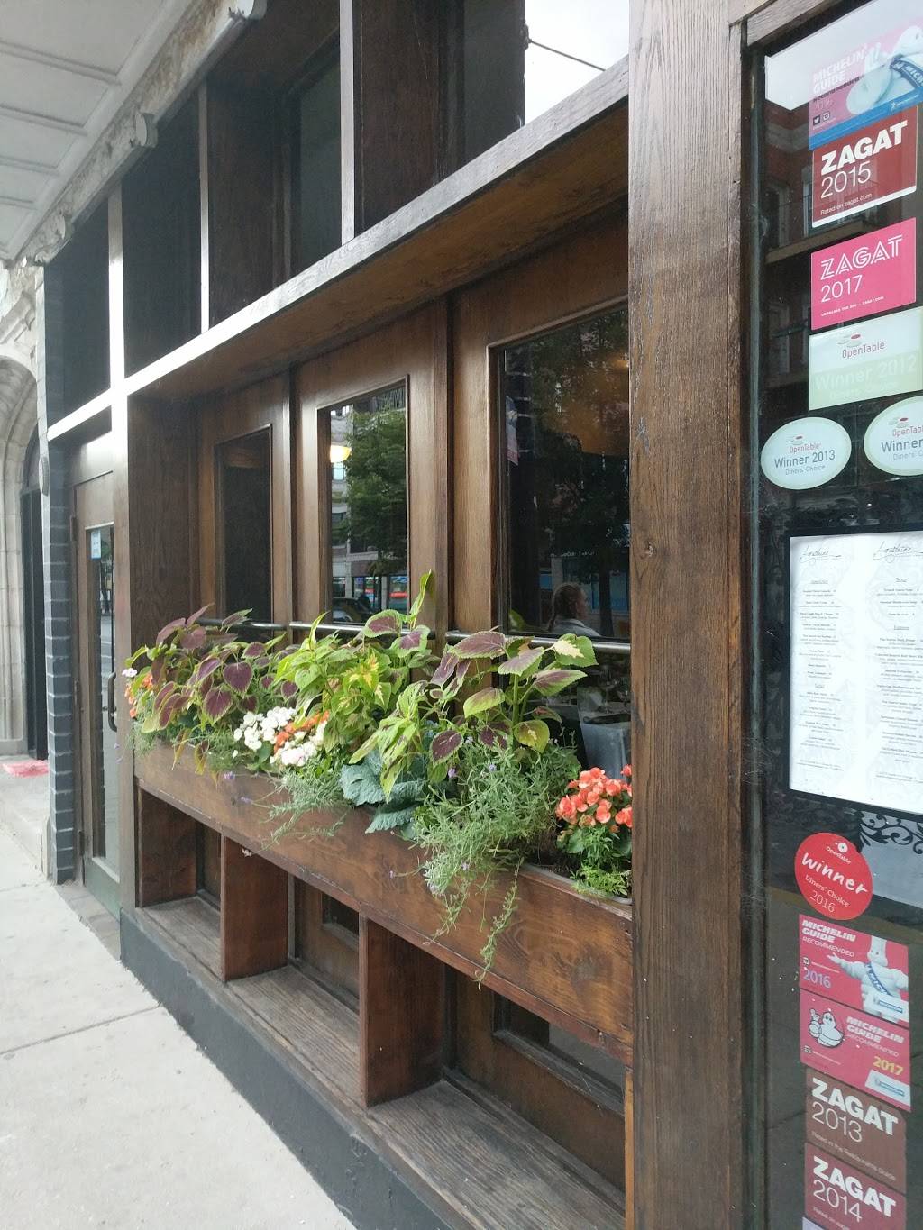 Allende Restaurant | restaurant | 2221 N Lincoln Ave, Chicago, IL 60614, USA | 7732817823 OR +1 773-281-7823