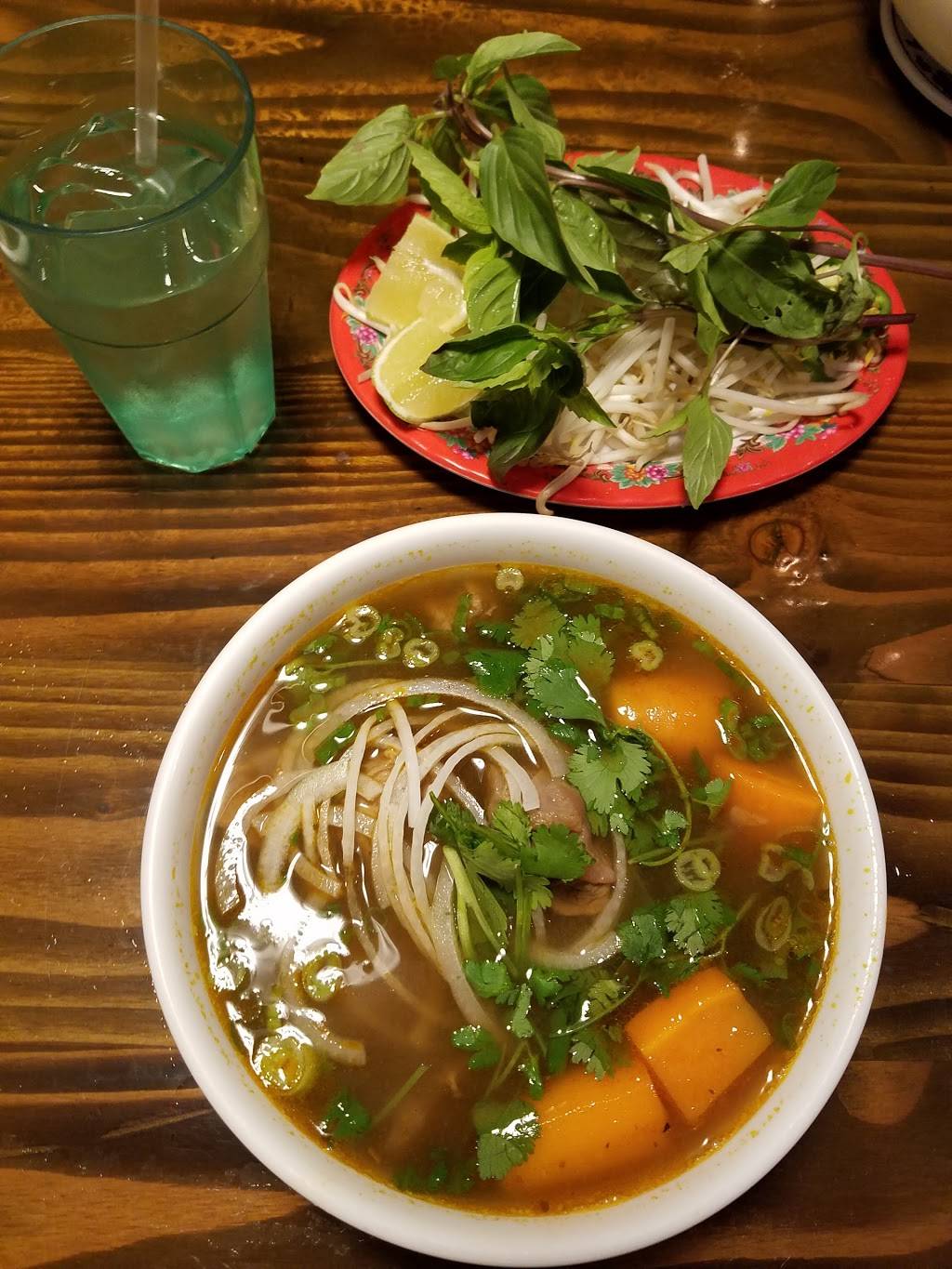 Chefs Phở & Grill | restaurant | 324 S Twin Oaks Valley Rd #130, San Marcos, CA 92078, USA | 7607446789 OR +1 760-744-6789