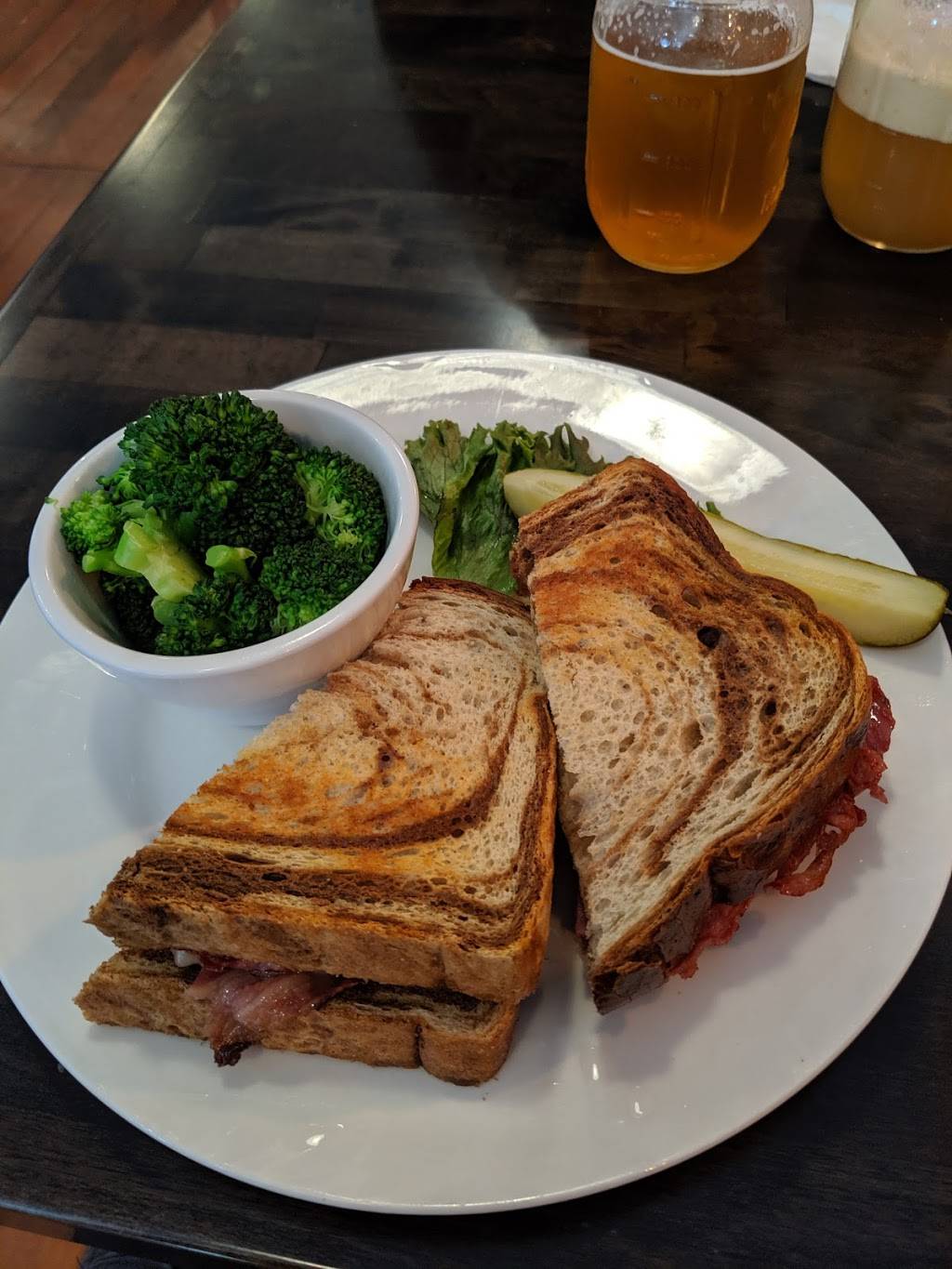 The Brew House | restaurant | 1206 Main Ave, Crete, NE 68333, USA | 4024187070 OR +1 402-418-7070