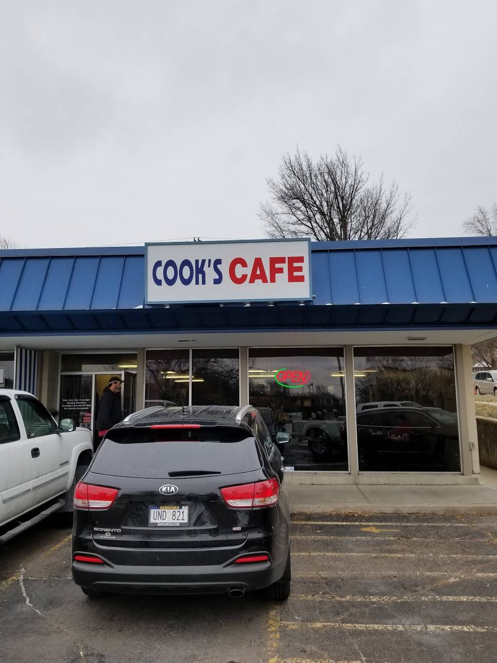 Cooks Cafe | cafe | 1300 N 66th St, Lincoln, NE 68505, USA | 4024661771 OR +1 402-466-1771