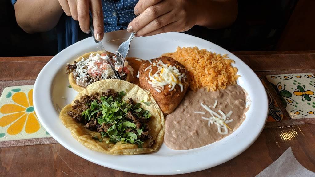 Lindo Mexico Restaurante Mexicano | restaurant | 1742 28th St SW, Wyoming, MI 49519, USA | 6162612280 OR +1 616-261-2280