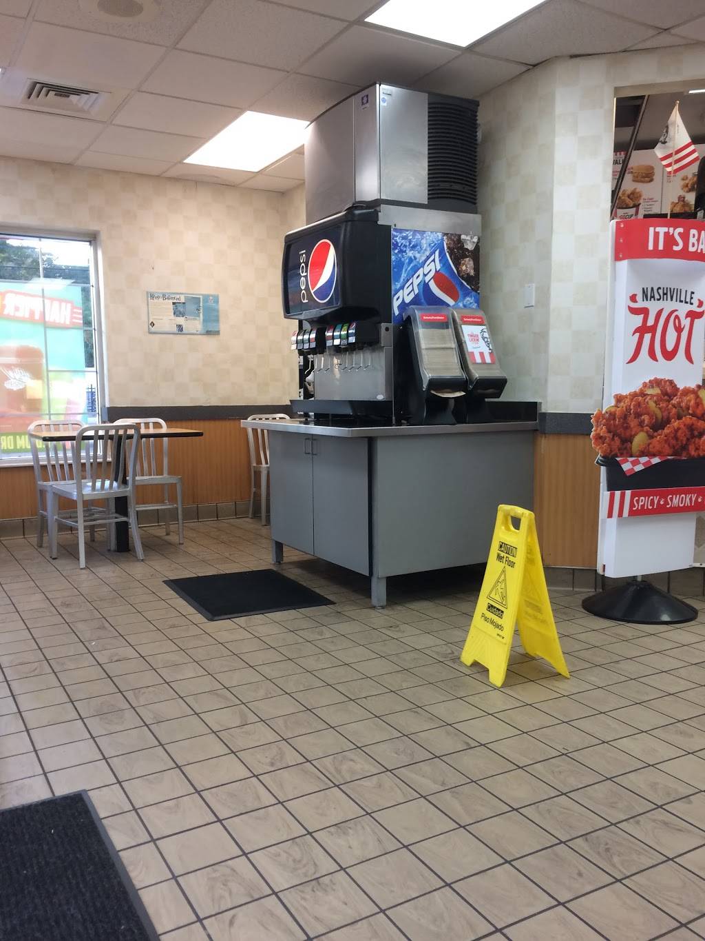 Taco Bell | restaurant | 56 Glen Cove Rd, Greenvale, NY 11548, USA | 5166219445 OR +1 516-621-9445