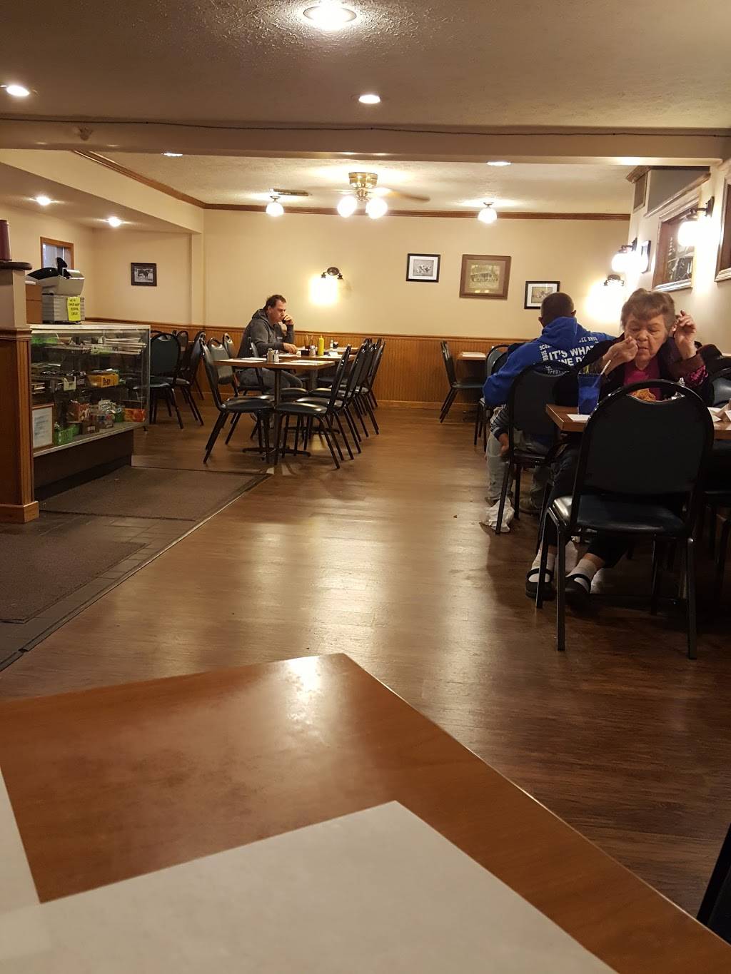 Jacksons Family Restaurant | restaurant | 1058 Indianapolis Rd, Greencastle, IN 46135, USA | 7656534302 OR +1 765-653-4302