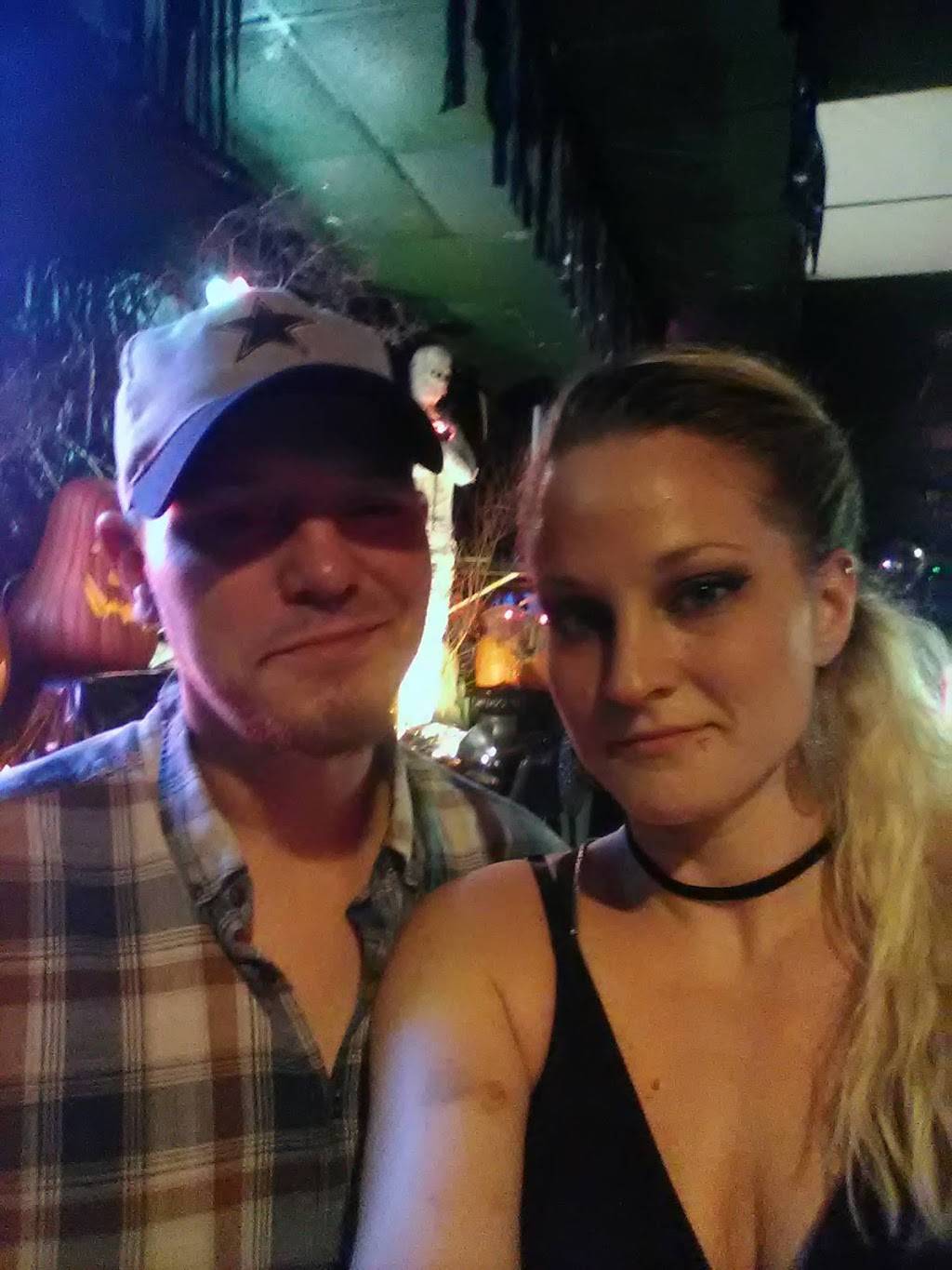 Sparkys | restaurant | 1914 N Wisconsin Ave, Peoria, IL 61603, USA | 3096823930 OR +1 309-682-3930