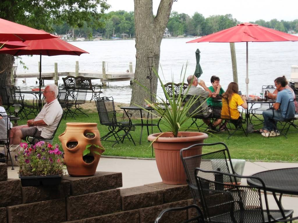 The Waterfront | restaurant | 5713 Beech Ave, Coloma, MI 49038, USA | 2694687777 OR +1 269-468-7777