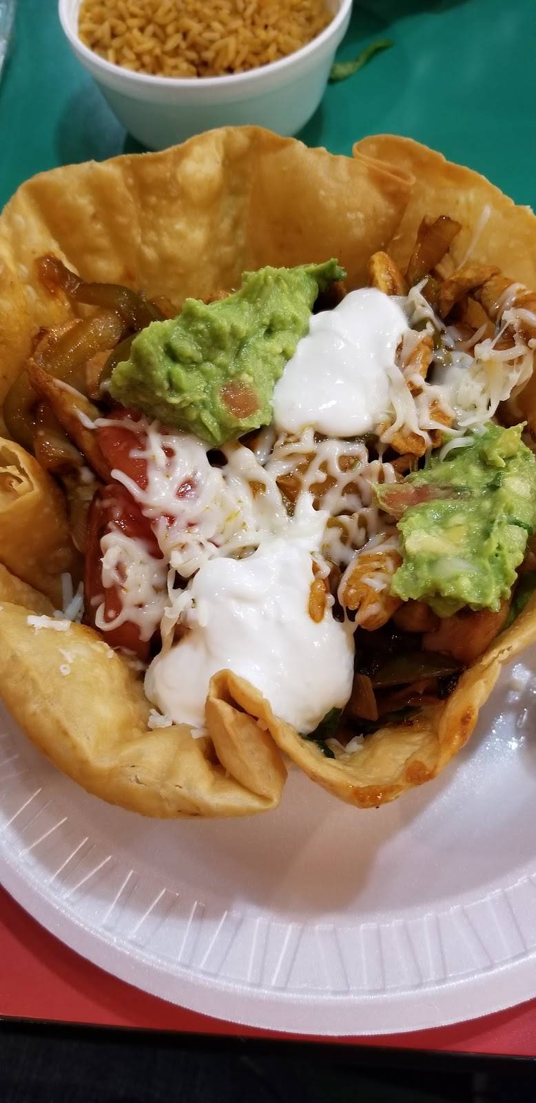 El Famous Burrito | restaurant | 15914 S Harlem Ave, Tinley Park, IL 60477, USA | 7084297072 OR +1 708-429-7072