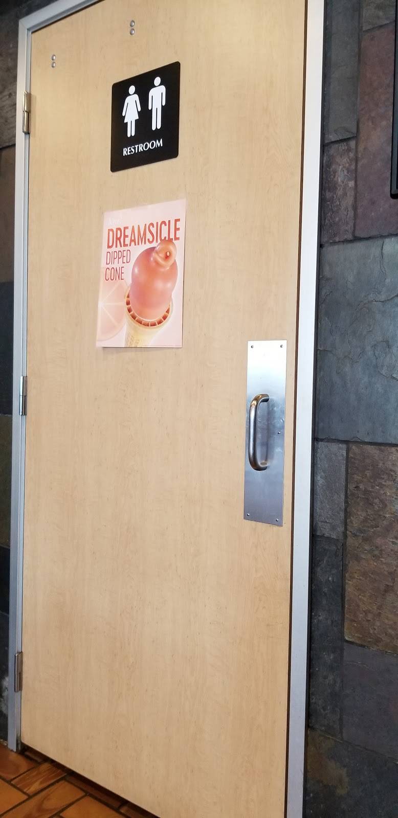 Dairy Queen Store | restaurant | 133 E Water St, Flemingsburg, KY 41041, USA | 6068493030 OR +1 606-849-3030