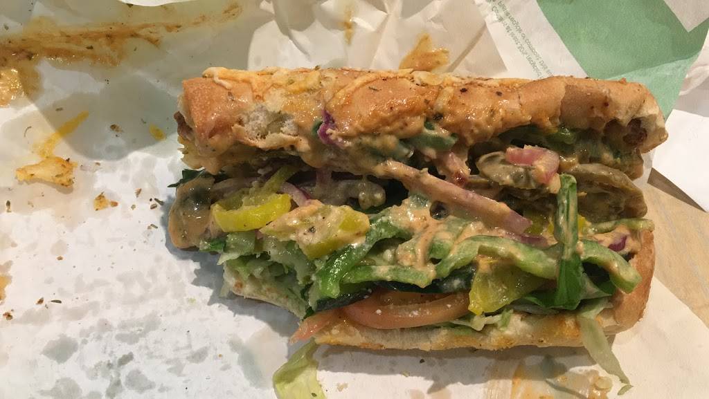Subway | restaurant | 8841 Newburgh Rd, Livonia, MI 48150, USA | 7345911910 OR +1 734-591-1910