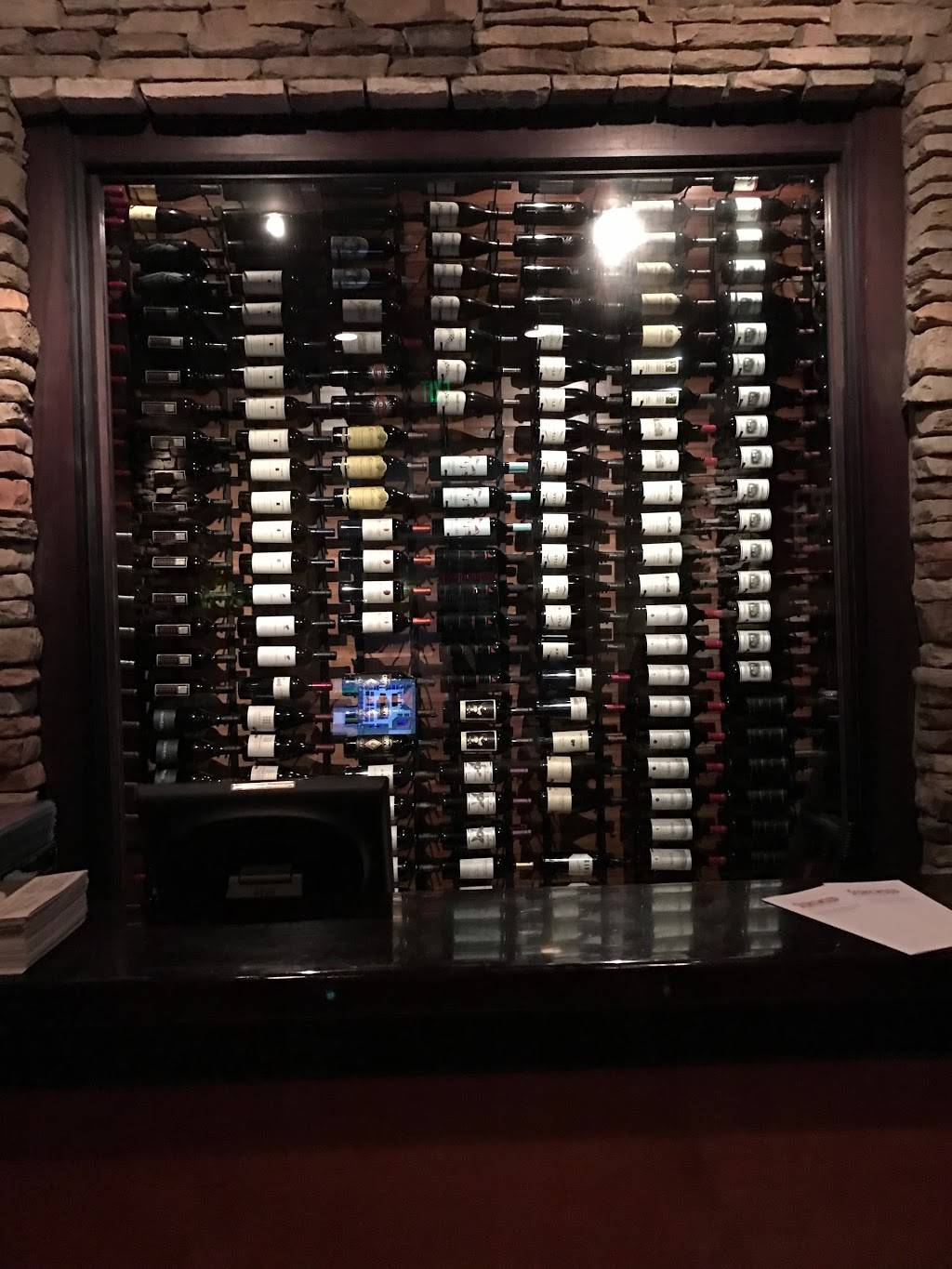 Stonewood Grill & Tavern | restaurant | 5078 Dr Phillips Blvd, Orlando, FL 32819, USA | 4072978682 OR +1 407-297-8682