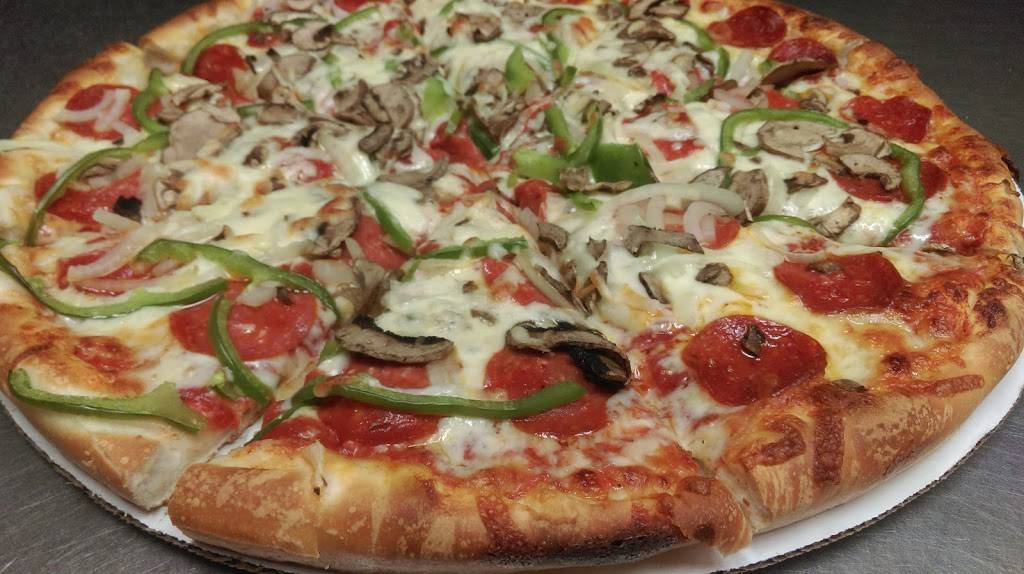 Brandos Pizza & Subs | restaurant | 116 Bridge St, Pelham, NH 03076, USA | 6036351599 OR +1 603-635-1599