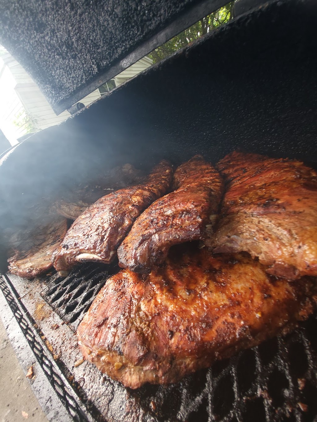 T J & D Barbeque | restaurant | Beach Blvd, Jacksonville, FL 32207, USA | 9043335507 OR +1 904-333-5507