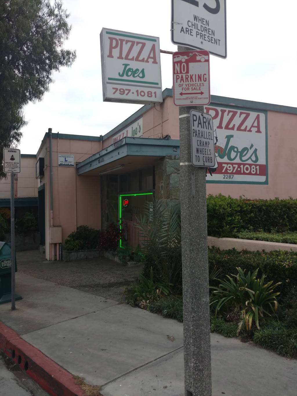 Pizza Joes | restaurant | 2287 N Lake Ave, Altadena, CA 91001, USA | 6267971081 OR +1 626-797-1081