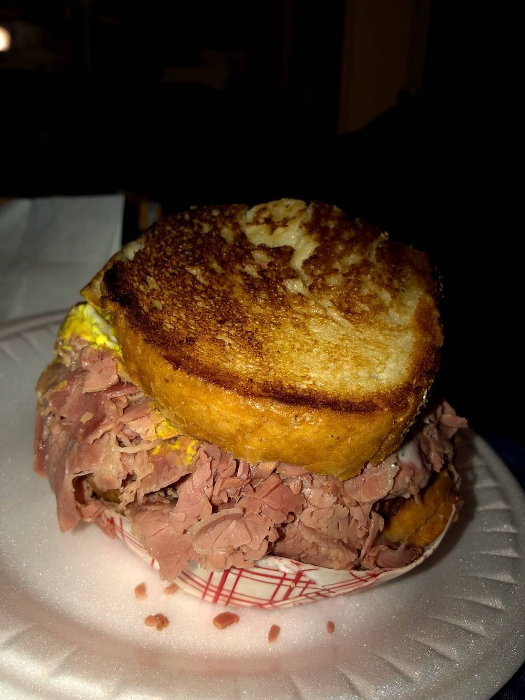 Mr. Corned Beef | restaurant | 8906 Eight Mile Rd, Ferndale, MI 48220, USA | 2486773314 OR +1 248-677-3314