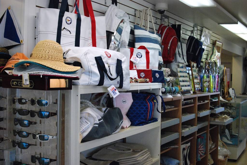 Harbor Marina of East Hampton | restaurant | 423 Three Mile Harbor Hog Creek Rd, 39 Gann Rd, East Hampton, NY 11937, USA | 6313245666 OR +1 631-324-5666