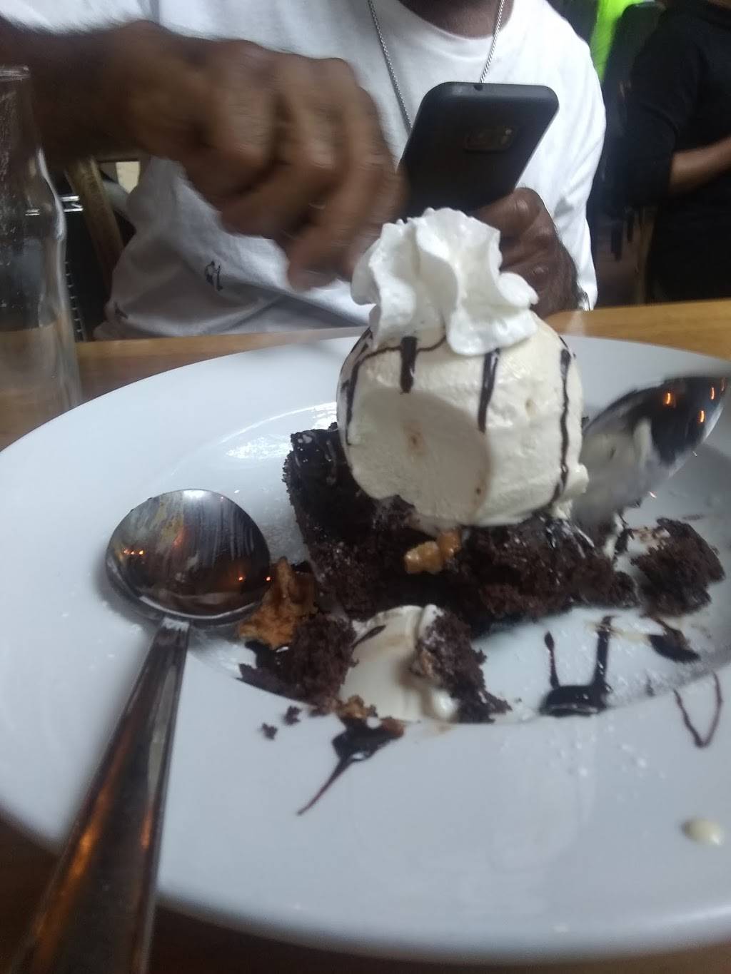 Screwtop Wine Bar | restaurant | 1025 N Fillmore St, Arlington, VA 22201, USA | 7038880845 OR +1 703-888-0845