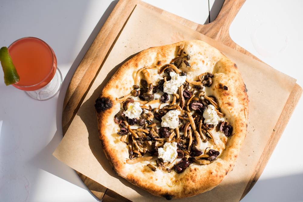 Rays and Stark Bar | restaurant | 5905 Wilshire Blvd, Los Angeles, CA 90036, USA | 3238576180 OR +1 323-857-6180