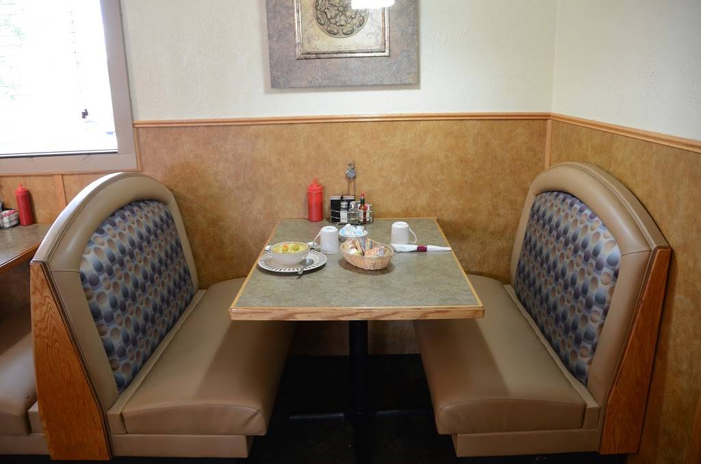 Jennys Diner | restaurant | 517 N 2nd St, Clinton, IA 52732, USA | 5632439810 OR +1 563-243-9810