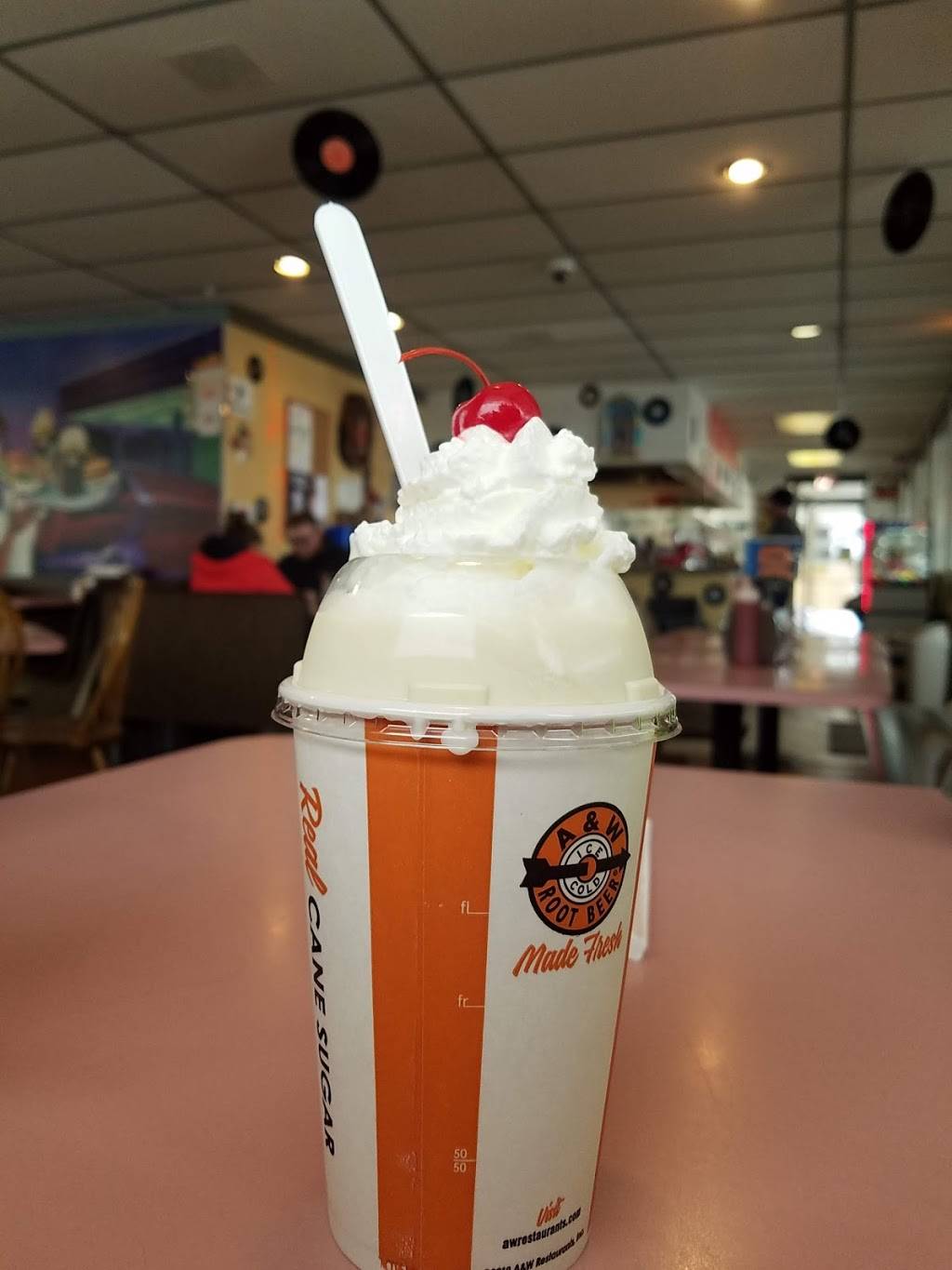 A&W Restaurant | restaurant | 701 Belknap St, Superior, WI 54880, USA | 7153926125 OR +1 715-392-6125