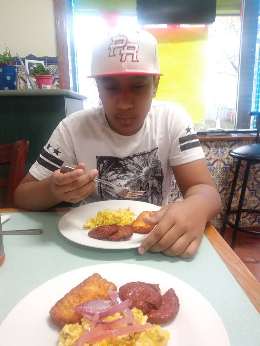 Aroma & Sabor Restaurant | restaurant | 294 Park Ave, Newark, NJ 07107, USA | 9737322929 OR +1 973-732-2929