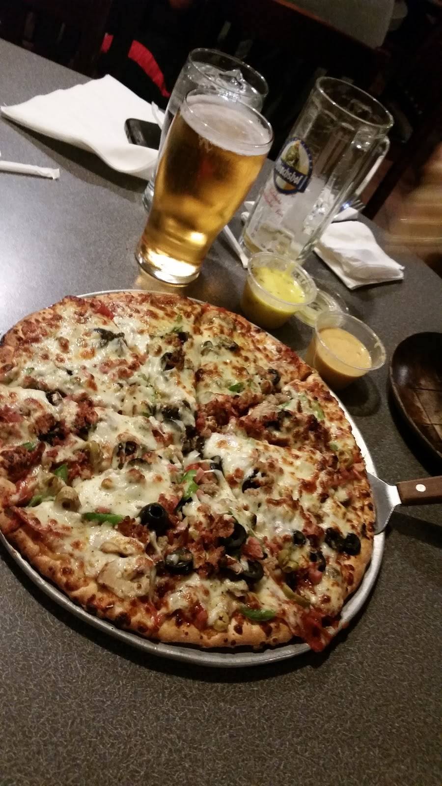 The New Albanian Brewing Company Pizzeria & Public House | restaurant | 3312 Plaza Dr, New Albany, IN 47150, USA | 8129442577 OR +1 812-944-2577