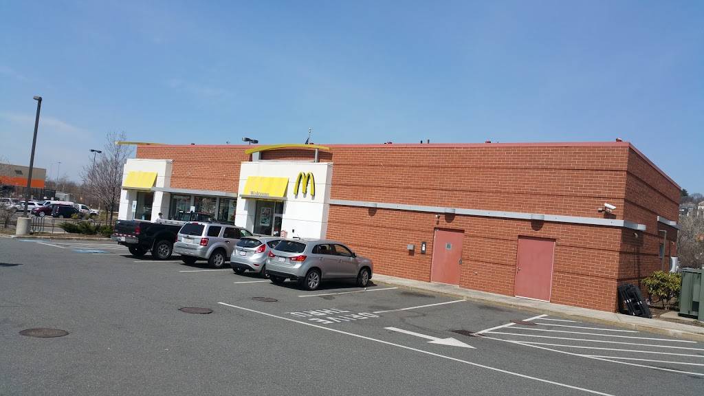 McDonalds | cafe | 1018 Revere Beach Pkwy, Chelsea, MA 02150, USA | 6178844898 OR +1 617-884-4898