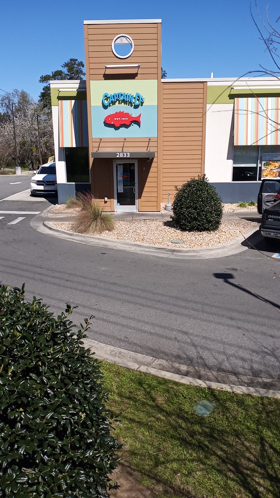 Captain Ds | restaurant | 2833 N Monroe St, Tallahassee, FL 32303, USA | 8508792098 OR +1 850-879-2098