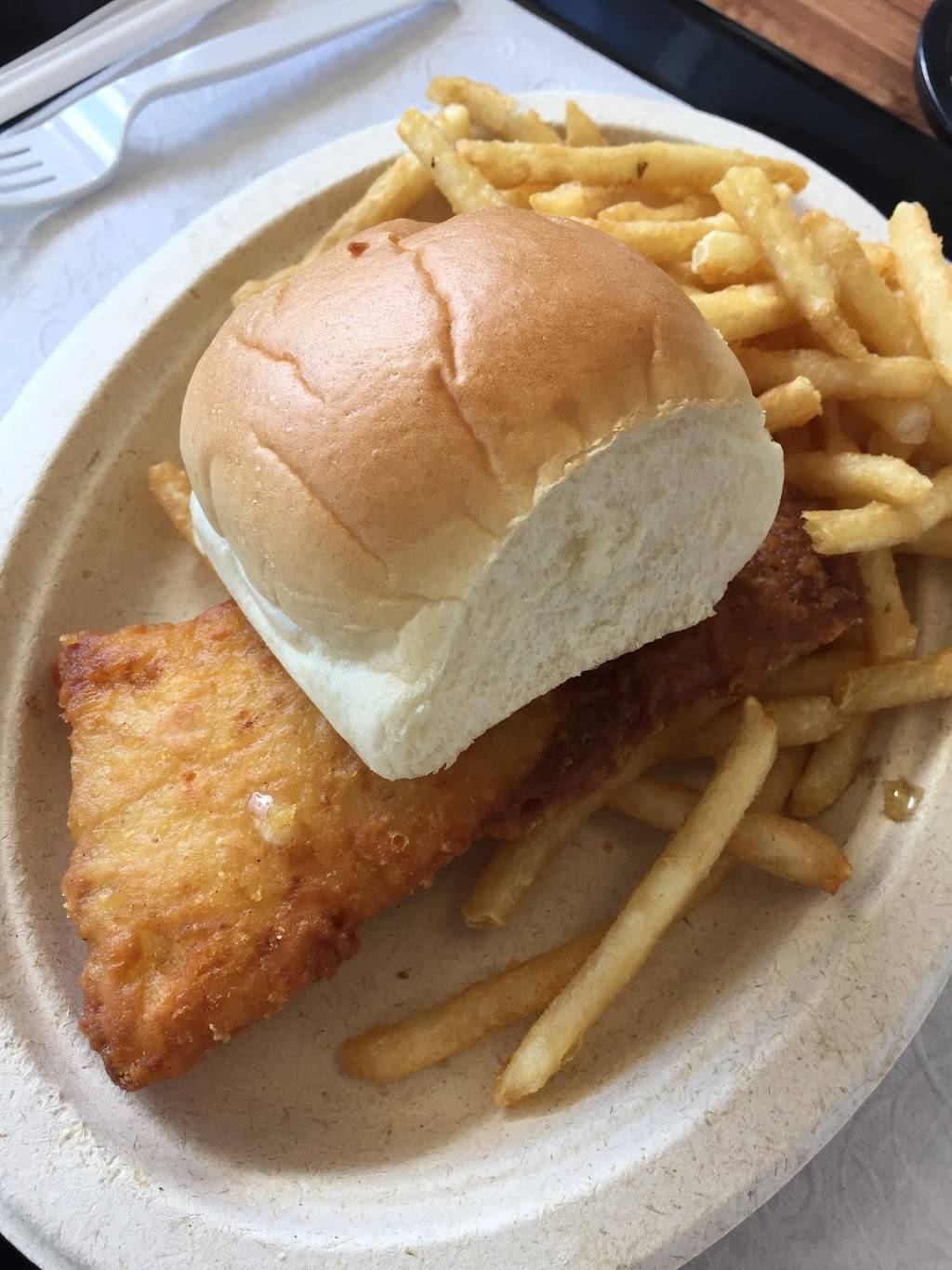 Chicken Shack Warren Schoenherr | meal takeaway | 26851 Schoenherr Rd, Warren, MI 48089, USA | 5867550180 OR +1 586-755-0180