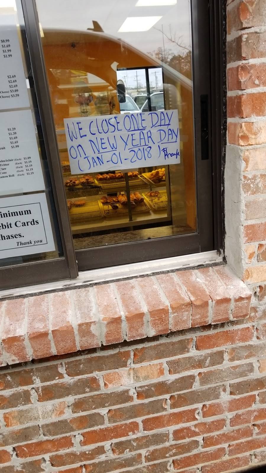 Lees Donuts | bakery | 418 Main Ave S, Magee, MS 39111, USA | 6014397024 OR +1 601-439-7024