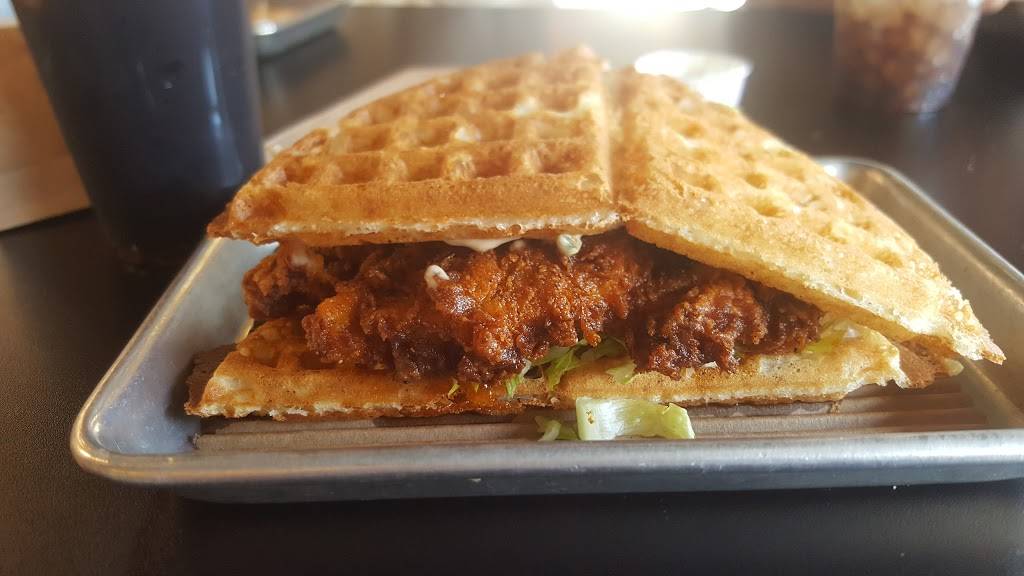 Bruxie Original Fried Chicken & Waffle Sandwich | meal takeaway | 215 W Birch St, Brea, CA 92821, USA | 7142551188 OR +1 714-255-1188