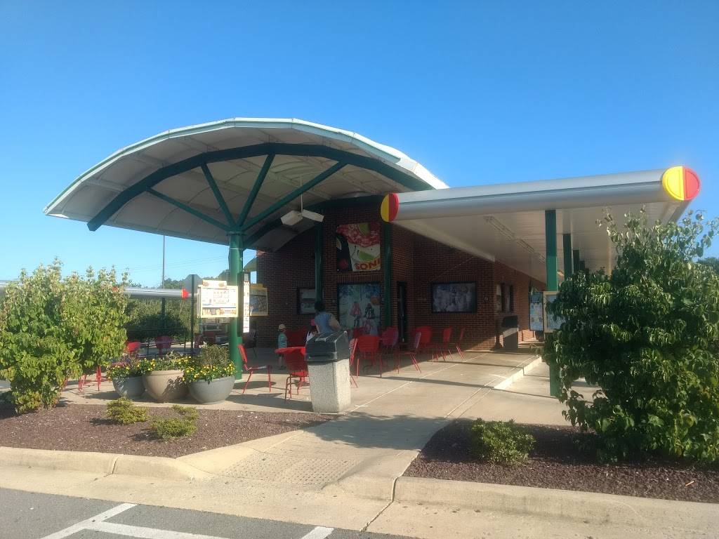 Sonic Drive-In | restaurant | 171 Gateway Dr, Winchester, VA 22602, USA | 5405357203 OR +1 540-535-7203