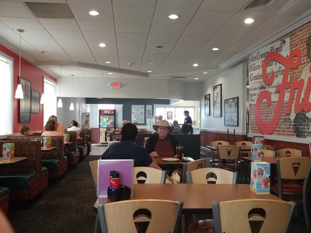 Friendlys | restaurant | 318 N Dupont Hwy, Dover, DE 19901, USA | 3026783999 OR +1 302-678-3999