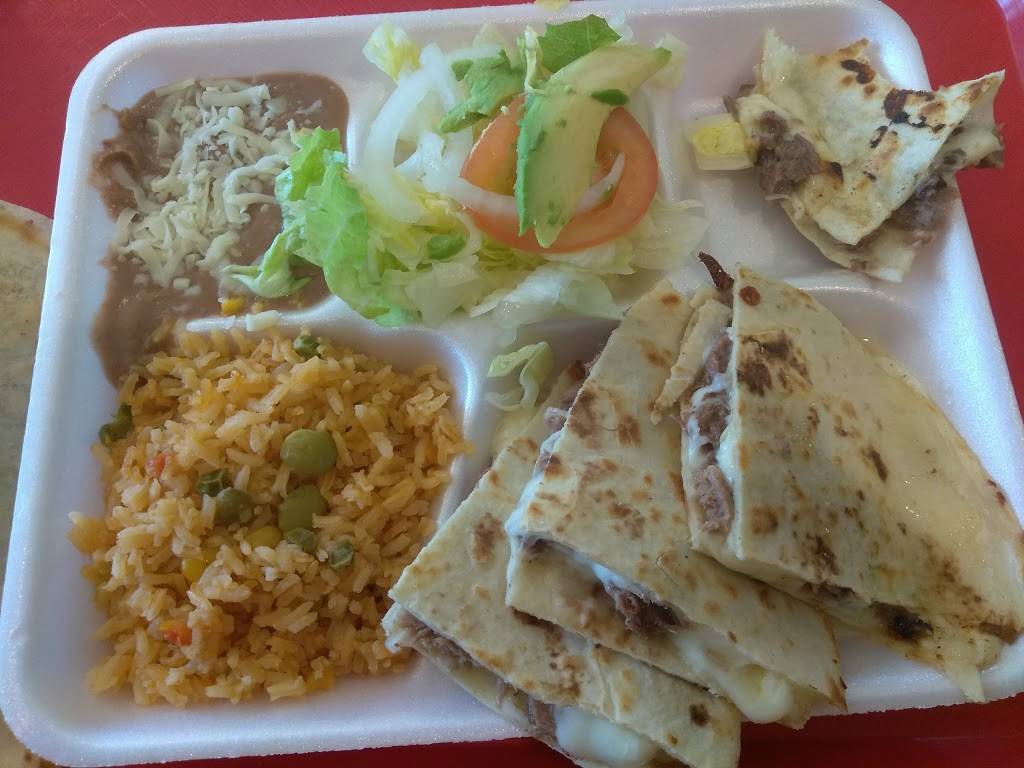 La Nueva Puntada | restaurant | 317 E Pioneer Pkwy, Grand Prairie, TX 75051, USA | 9722662332 OR +1 972-266-2332