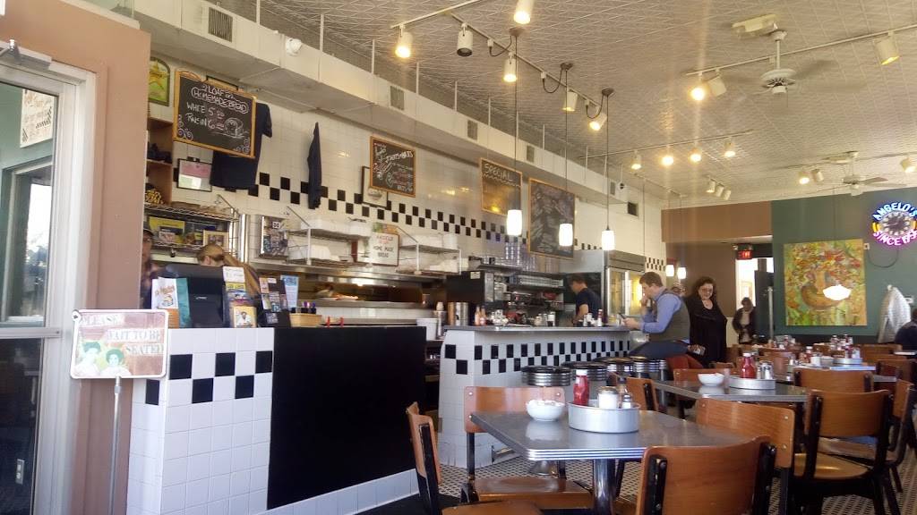 Angelos | restaurant | 1100 Catherine St, Ann Arbor, MI 48104, USA | 7347618996 OR +1 734-761-8996